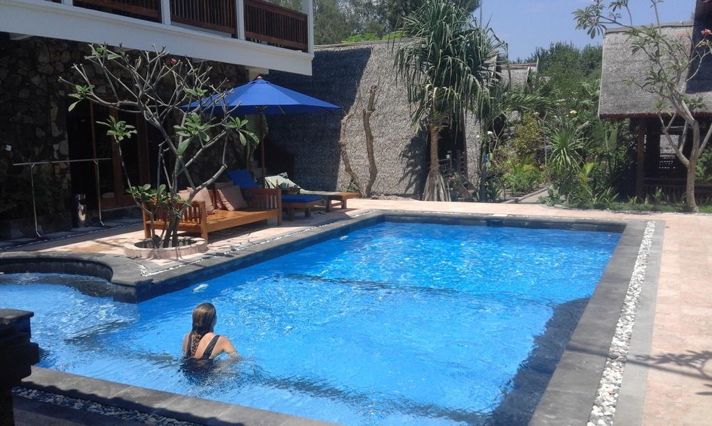 Coral Beach Pizza Cottages Gili Trawangan Buitenkant foto