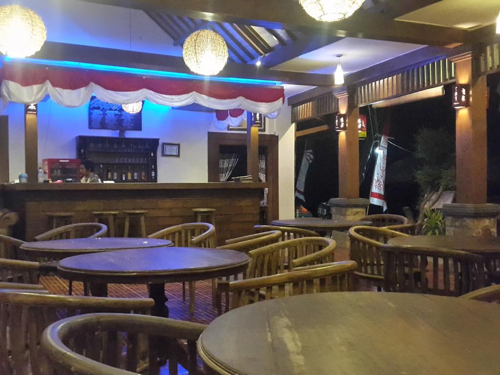 Coral Beach Pizza Cottages Gili Trawangan Buitenkant foto