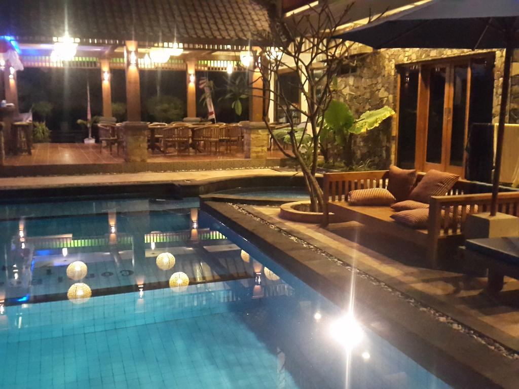 Coral Beach Pizza Cottages Gili Trawangan Buitenkant foto
