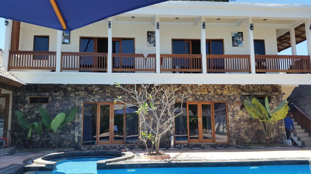 Coral Beach Pizza Cottages Gili Trawangan Buitenkant foto