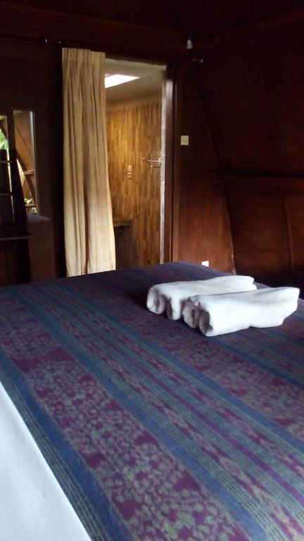Coral Beach Pizza Cottages Gili Trawangan Buitenkant foto