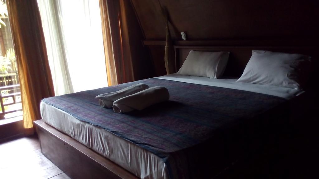 Coral Beach Pizza Cottages Gili Trawangan Buitenkant foto