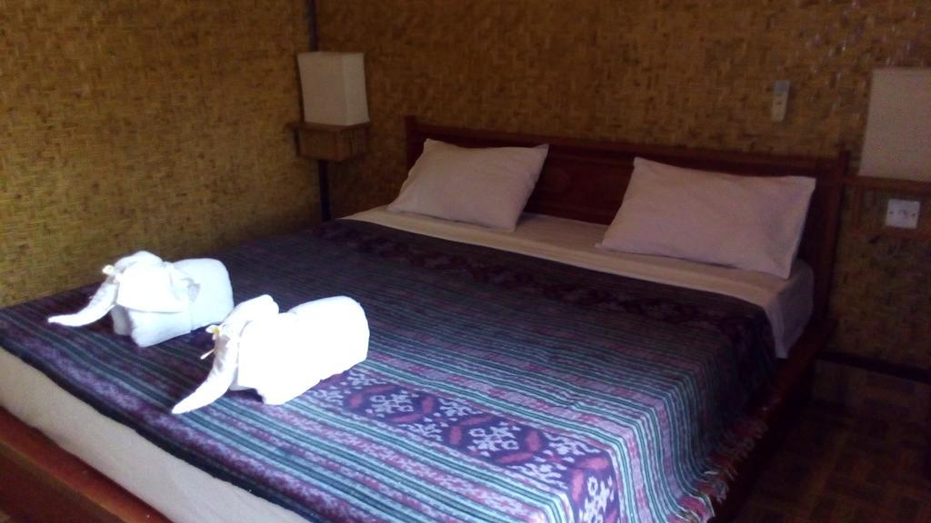 Coral Beach Pizza Cottages Gili Trawangan Buitenkant foto