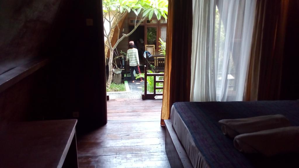 Coral Beach Pizza Cottages Gili Trawangan Buitenkant foto