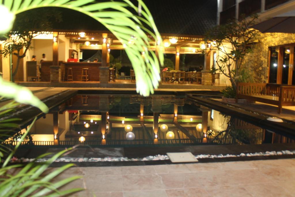 Coral Beach Pizza Cottages Gili Trawangan Buitenkant foto