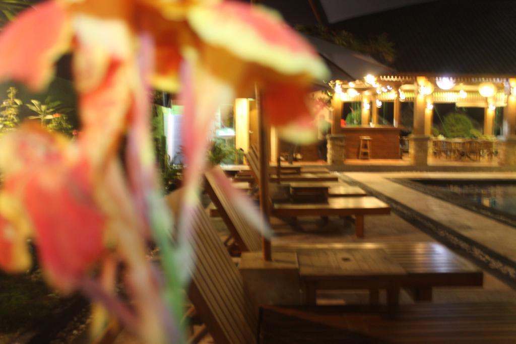 Coral Beach Pizza Cottages Gili Trawangan Buitenkant foto